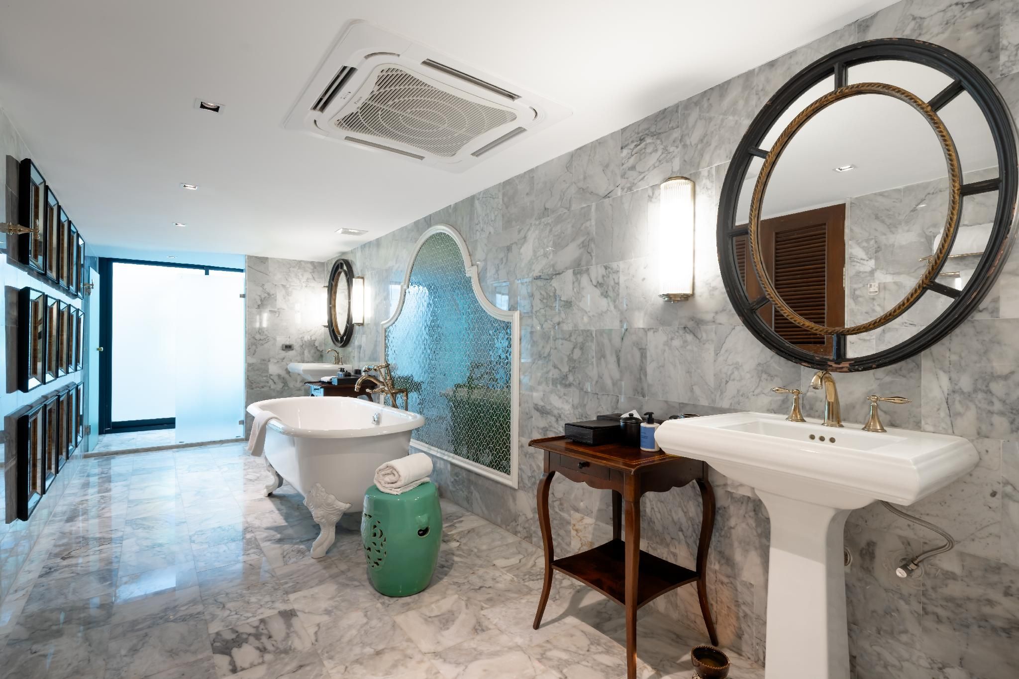 Family Pool Villa Suite