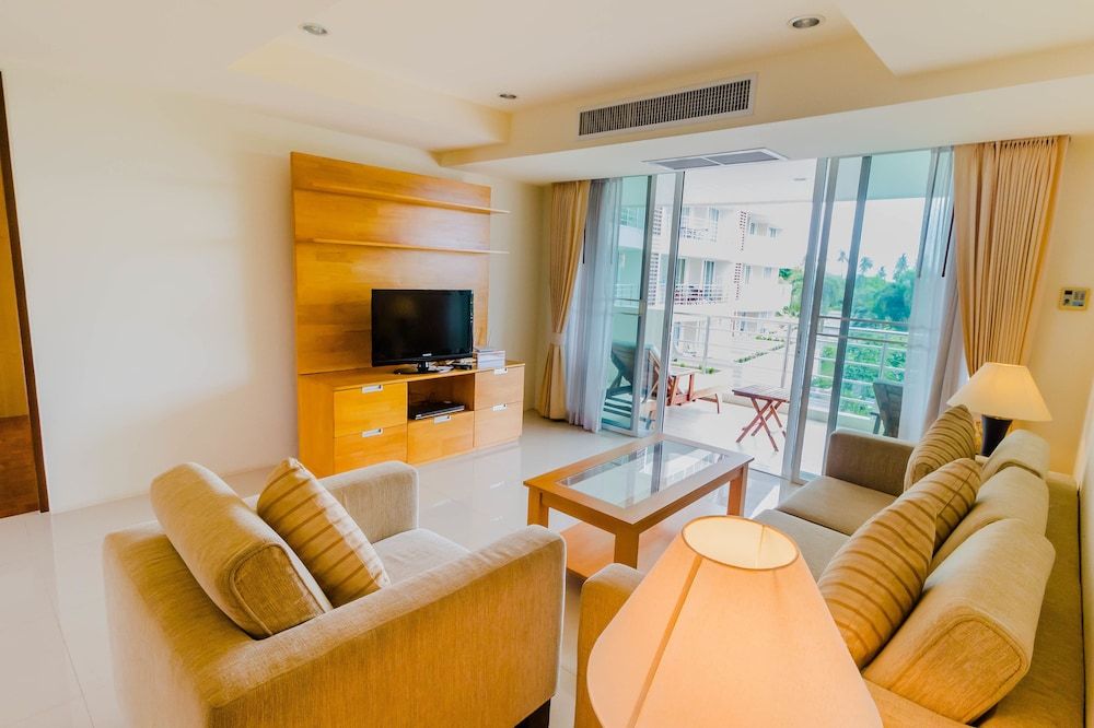 Family Suite 3 Bedrooms with Garden View