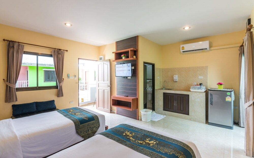 T.Y. Airport Inn Twin Room 4