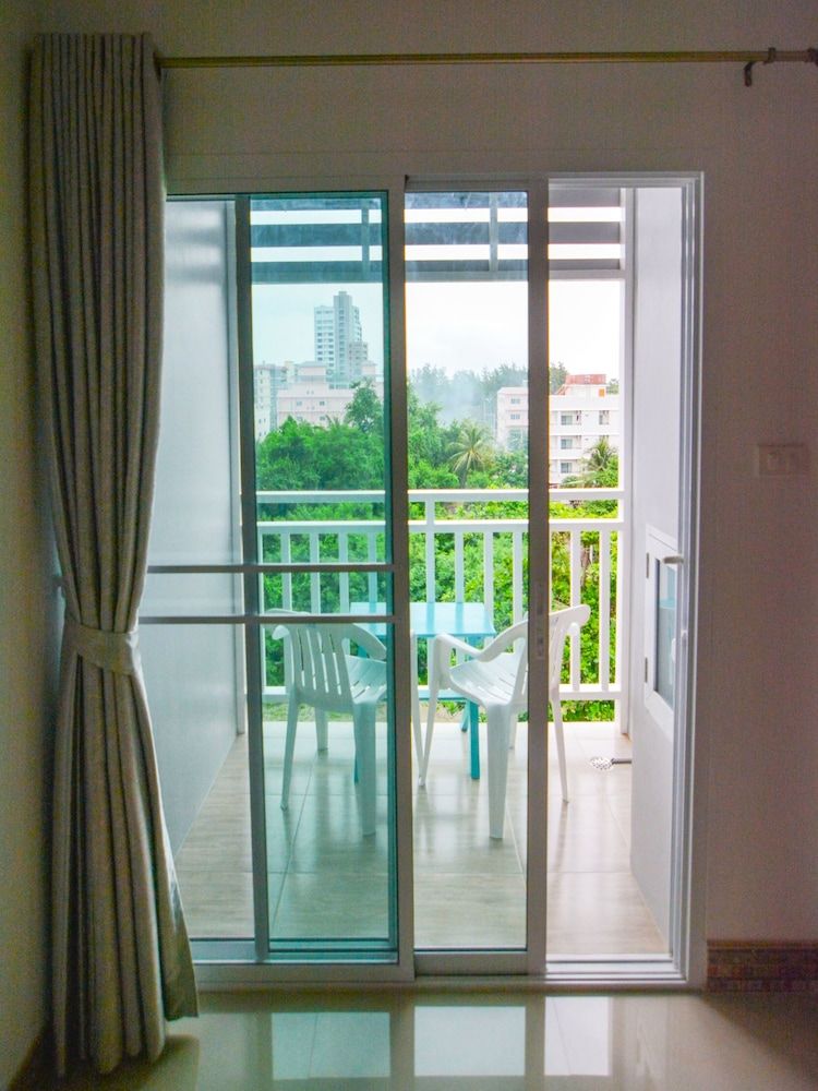 Baan Yokmhanee Twin Room 12