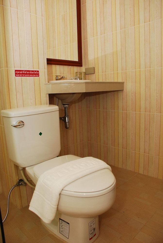 Baan Yokmhanee Twin Room 6