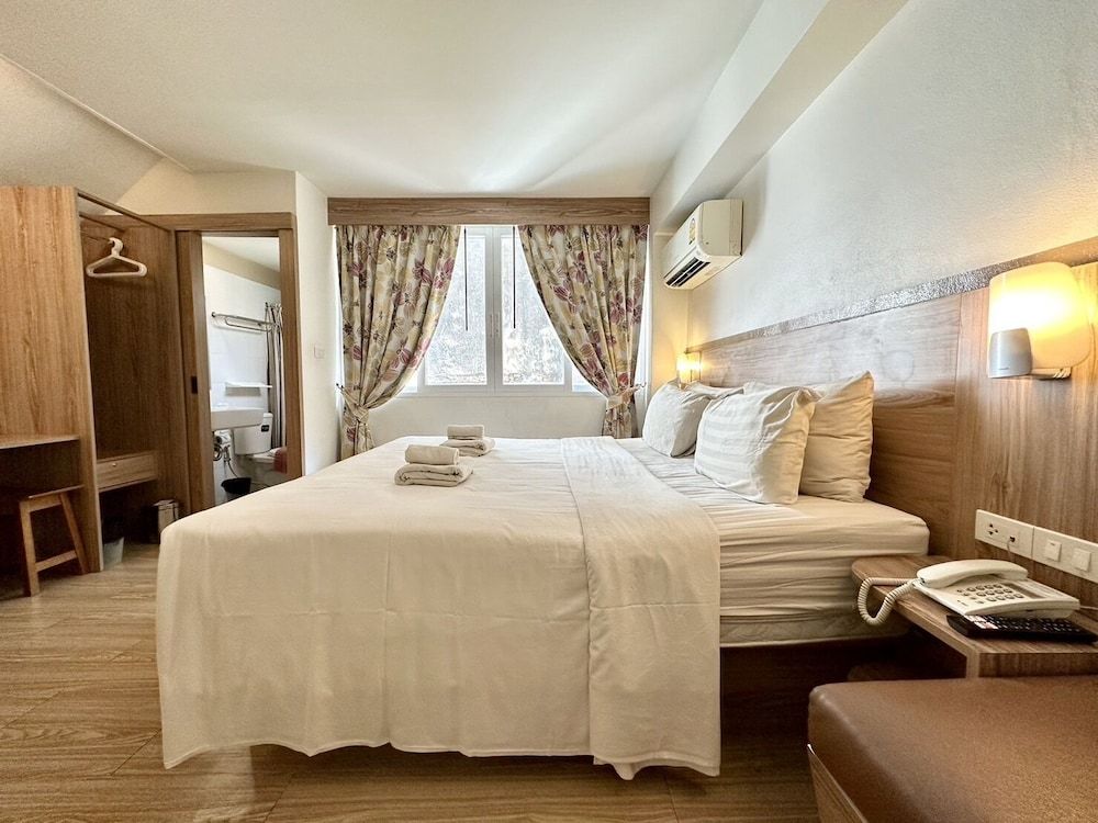 undefined Dinsomon 4