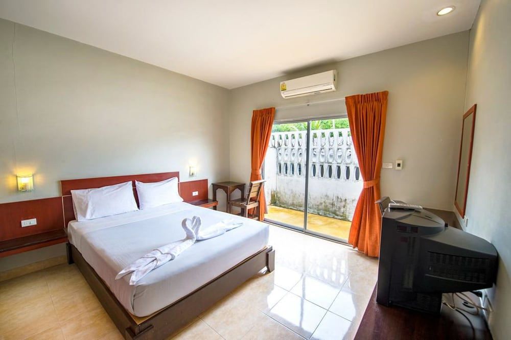 Paradise Resort Standard Room 2