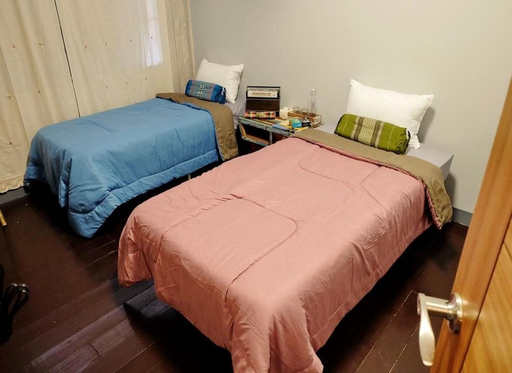 Single Room, Shared Bathroom