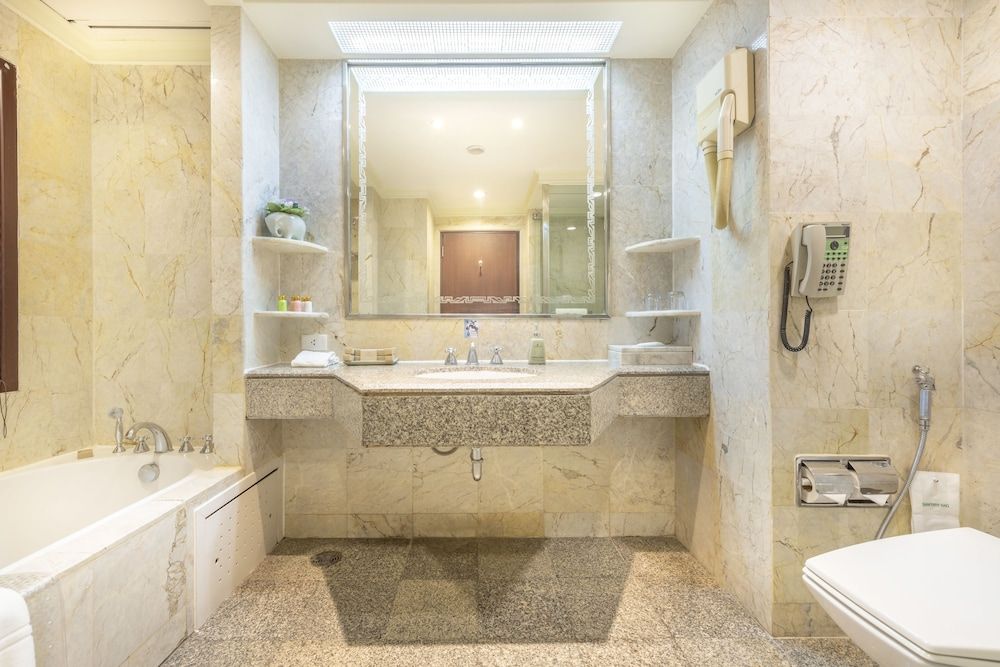 Ramada by Wyndham Bangkok Chaophya Park Business Deluxe 10