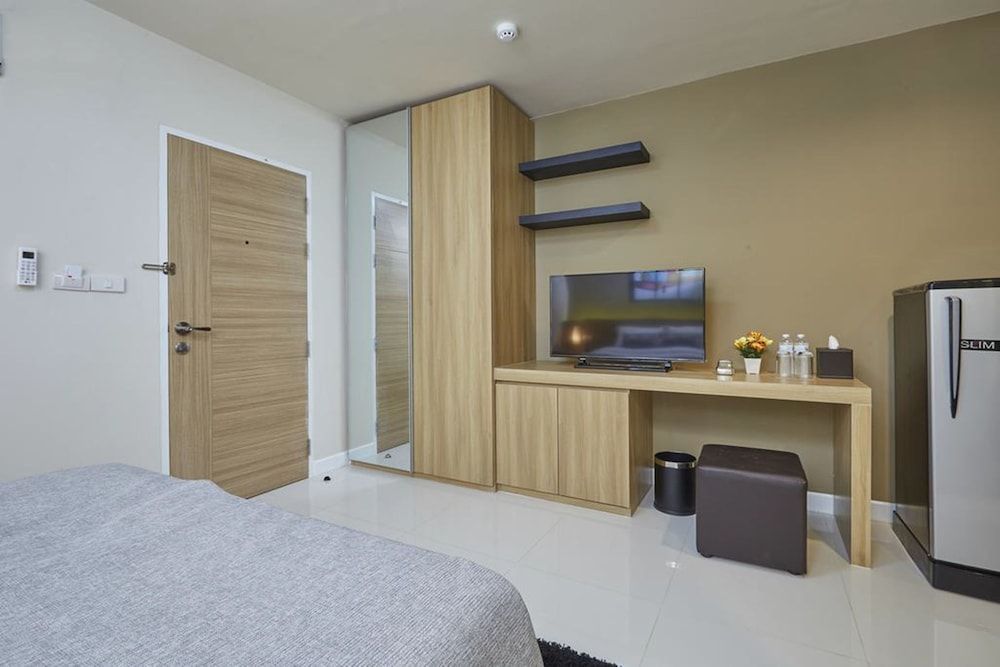 Portico Residence Standard Double Room