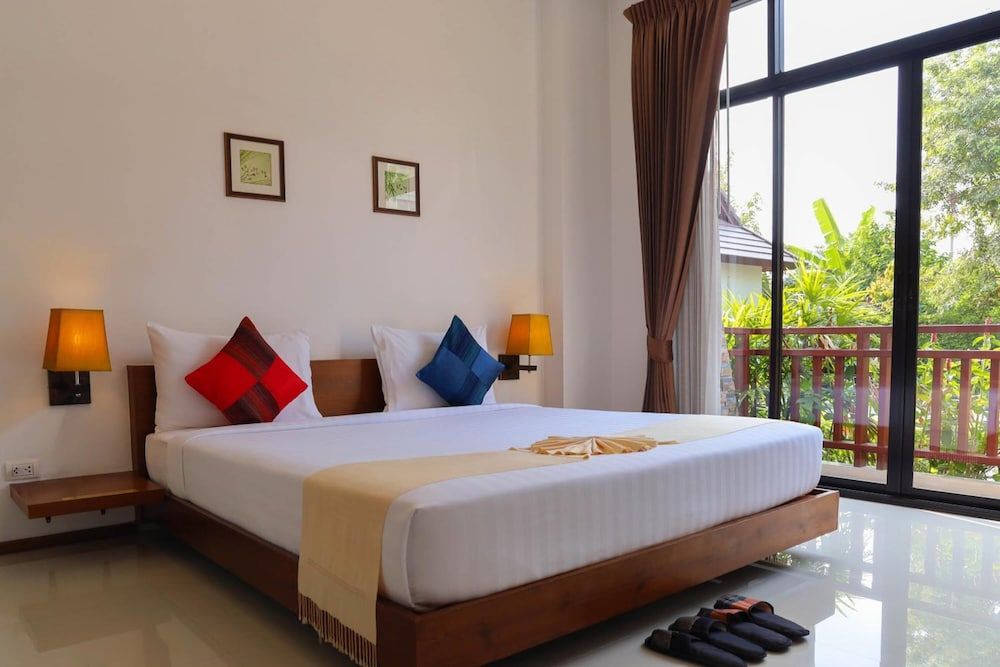 The Choice Hotel - Adults Only Standard Lower Floor, 1 King Bed, Non Smoking 4