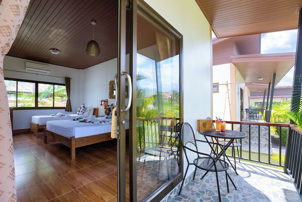Maya Resort Deluxe Room, 1 King Bed, Kitchenette, Resort View