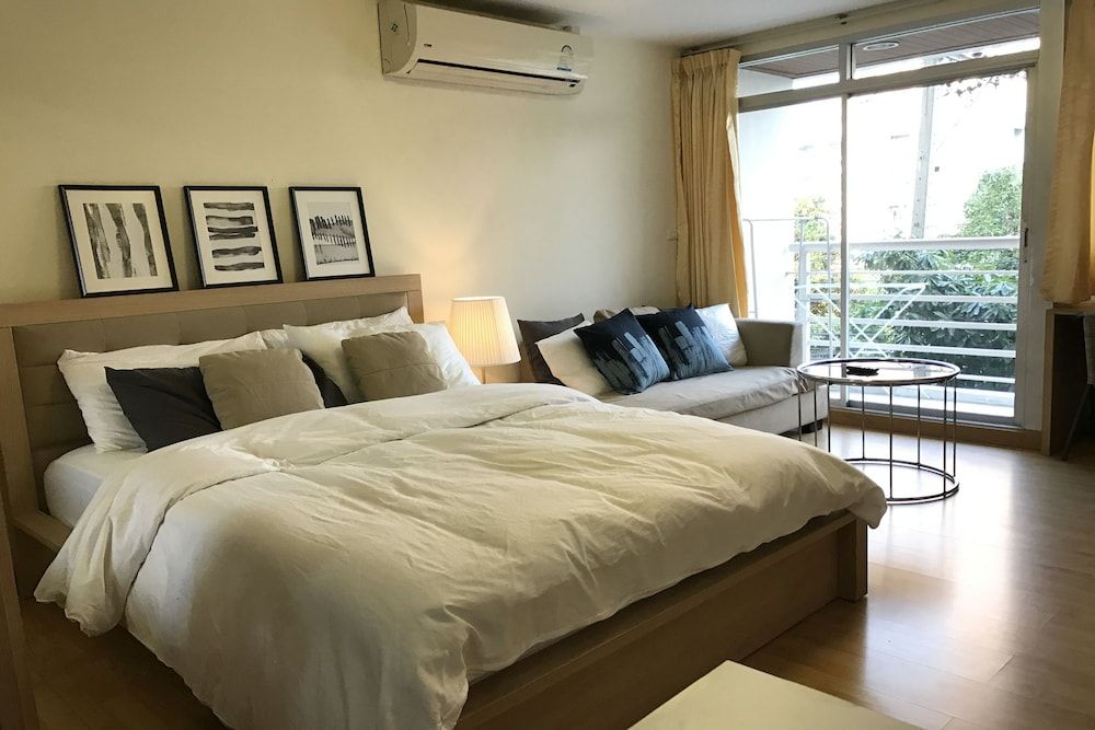 The Link Onnut by May Room 305 6