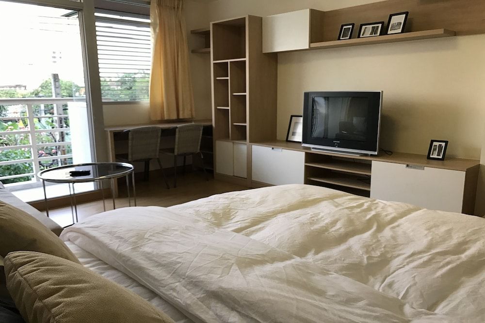 The Link Onnut by May Room 305 8