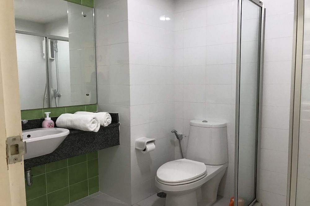 The Link Onnut by May Room 305 10