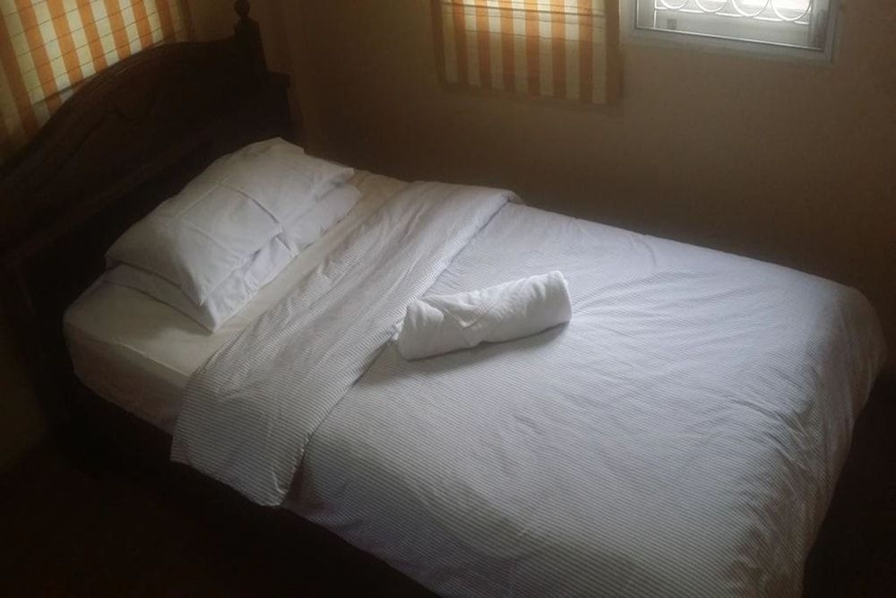 undefined First Inn On Nut - Hostel 6