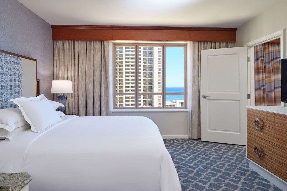 Suite, 1 King Bed, Ocean View