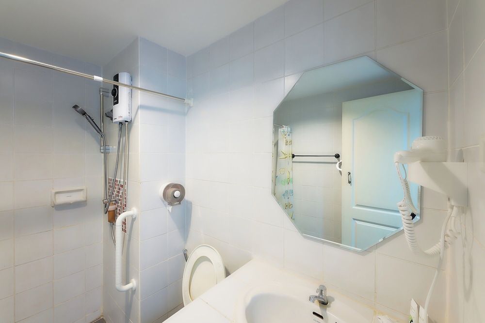 Nora Bukit Hotel Standard Double Room 5