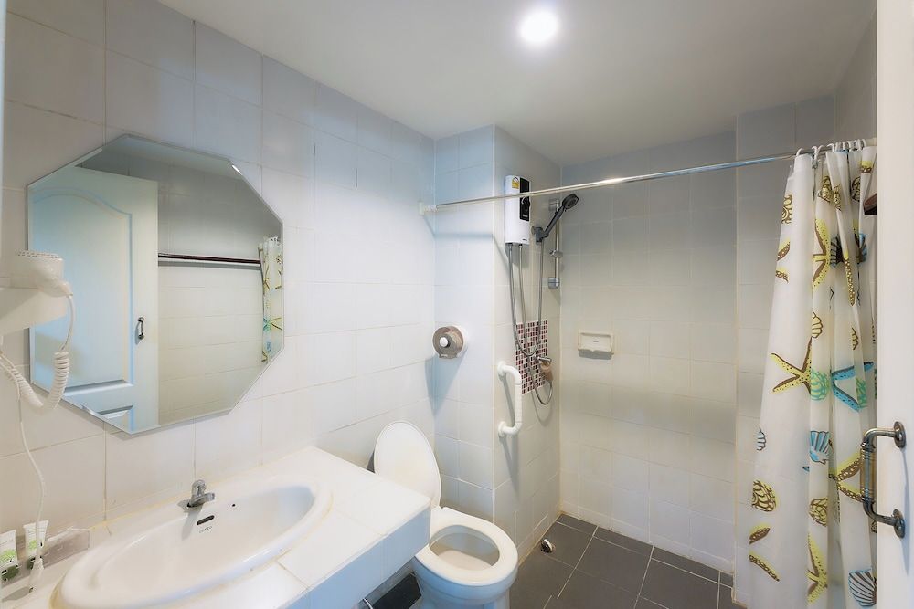 Nora Bukit Hotel Standard Twin Room 6