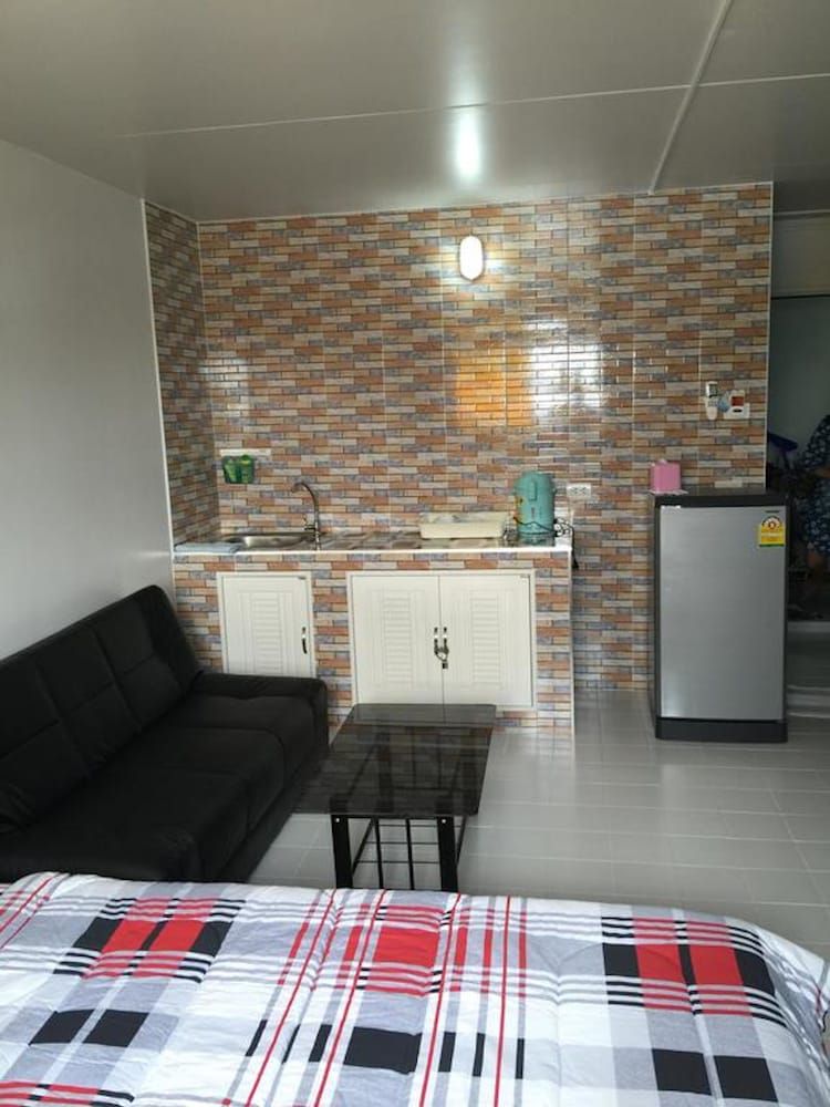 Muangthongthani Rental by Khun Dan Standard Double Room 3