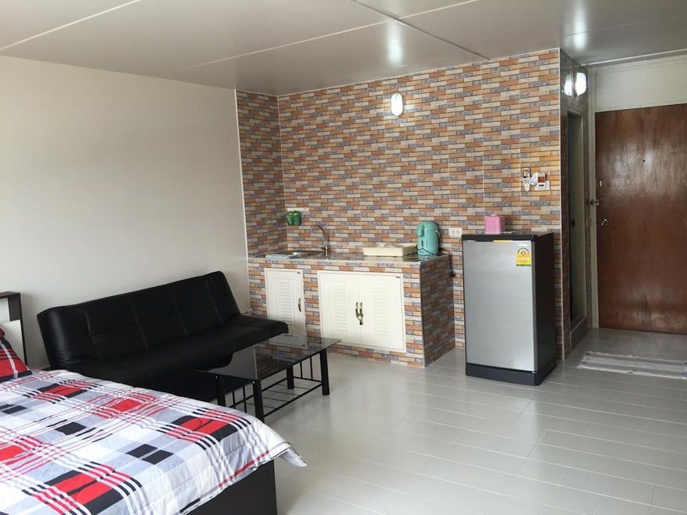 Muangthongthani Rental by Khun Dan Standard Double Room 4