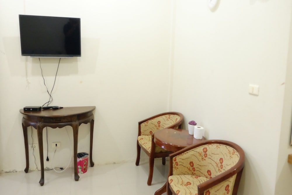 Ban Medsai Resort Standard Twin Room 4