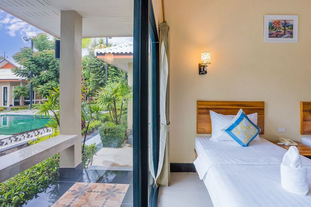 Tontan Resort Cha-Am Superior Double or Twin Room, Pool View 7