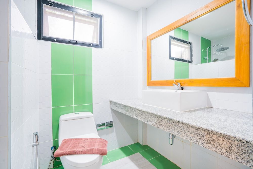 Tontan Resort Cha-Am Deluxe Double Room 12