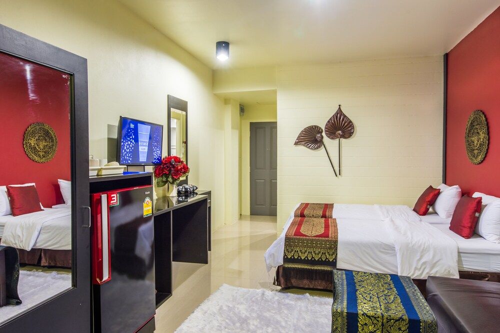 PK Resort Pattaya Deluxe Room 3