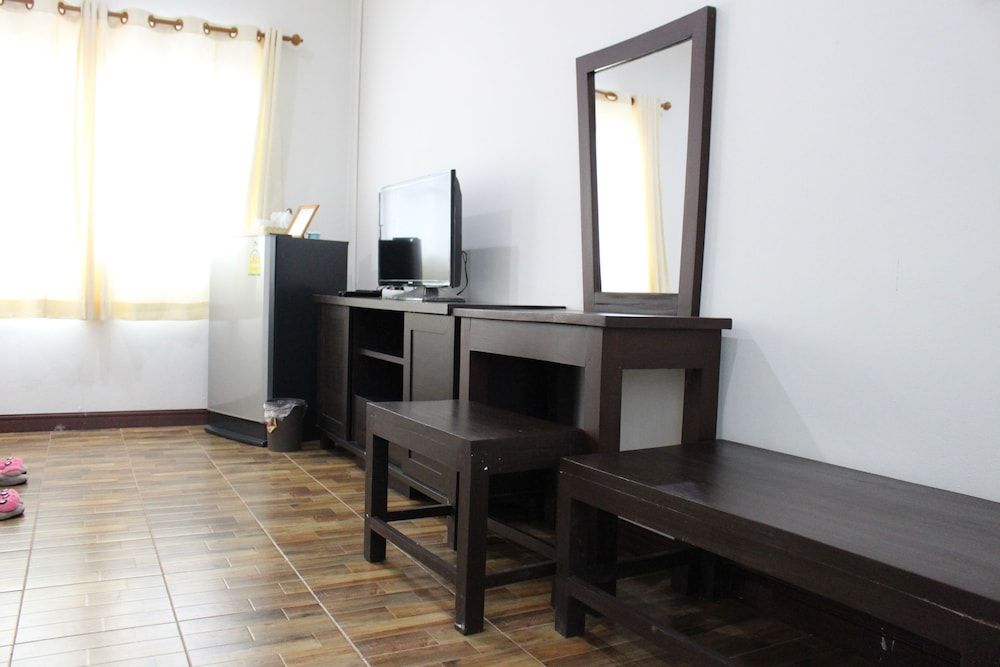 The Creek Villa Deluxe Room 5