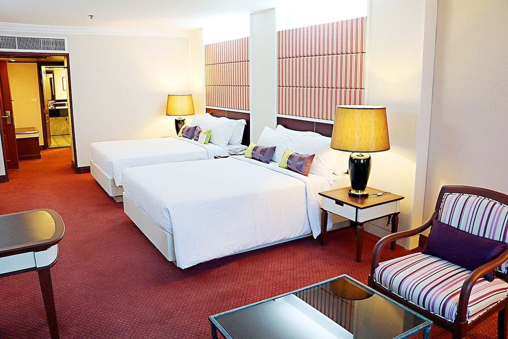 undefined Golden Tulip Sovereign Hotel Bangkok 4