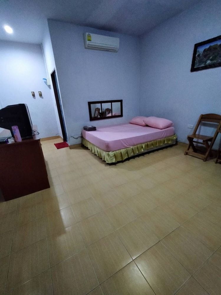 Chum Phae Lagoon Resort Standard Room 4