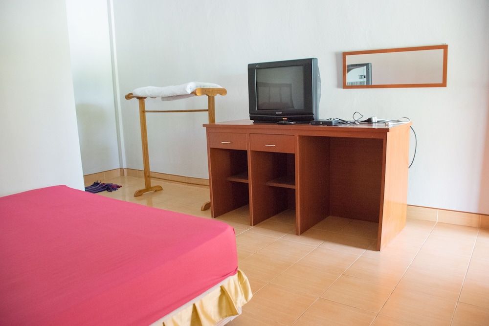 Chum Phae Lagoon Resort Standard Room 5