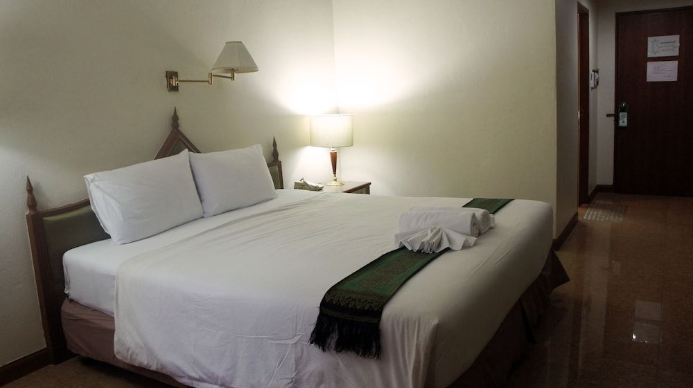 JP Emerald Hotel Superior Double Room 2