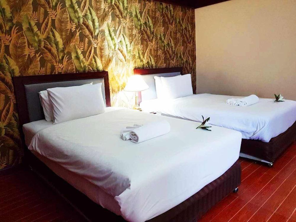 JP Emerald Hotel Deluxe Double Room 15