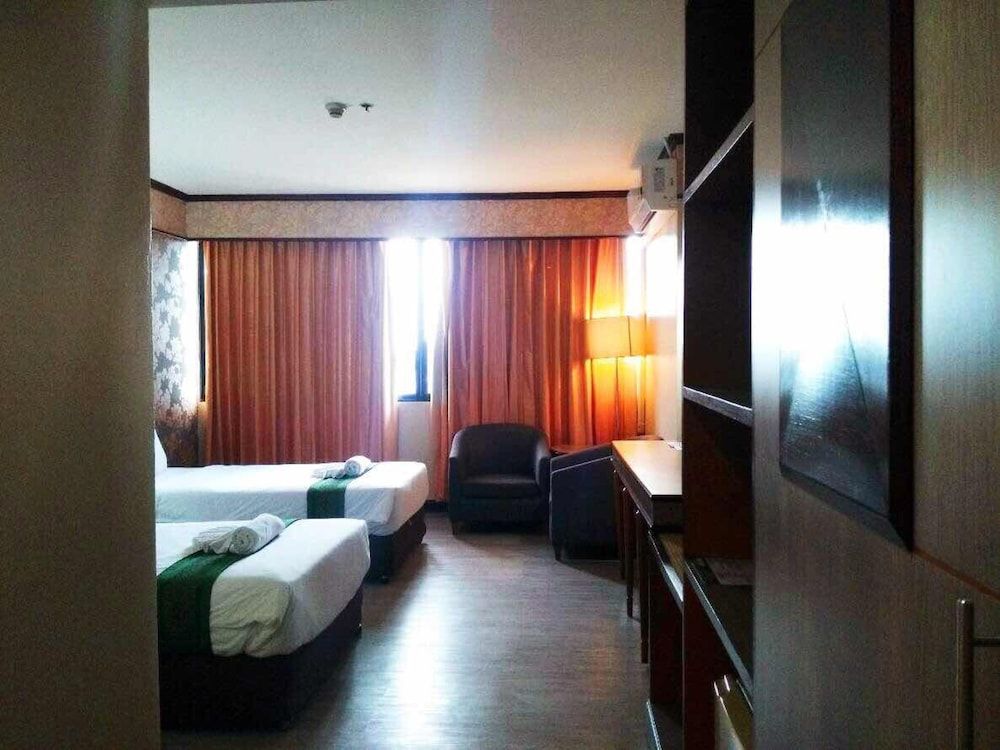 JP Emerald Hotel Superior Double Room 10