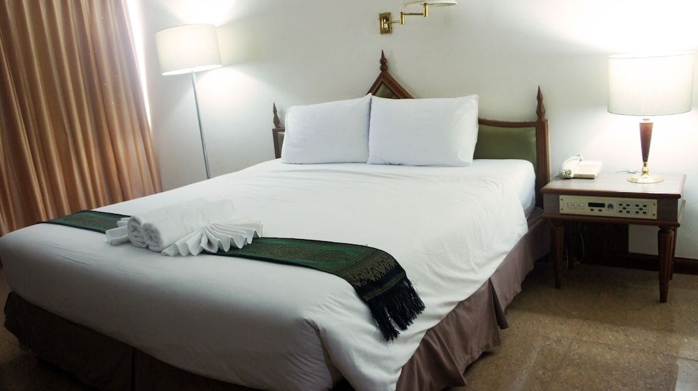 JP Emerald Hotel Superior Double Room 4