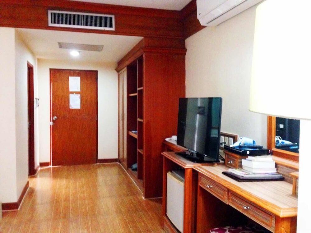 JP Emerald Hotel Deluxe Double Room 21