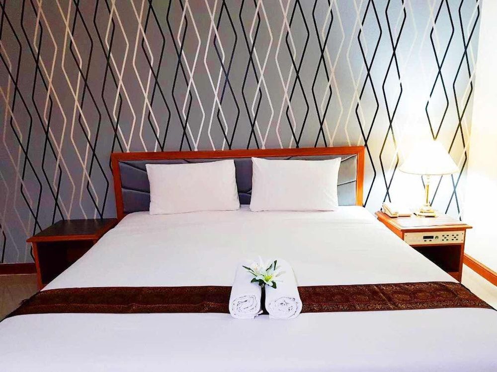 JP Emerald Hotel Superior Double Room 7