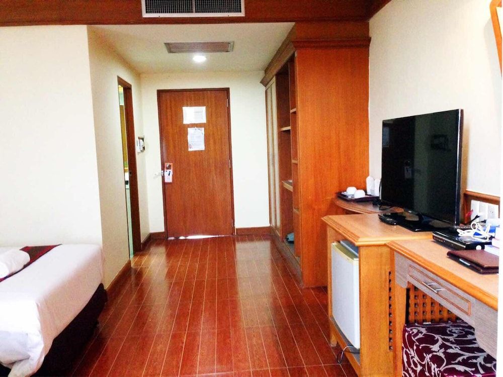 JP Emerald Hotel Deluxe Double Room 24