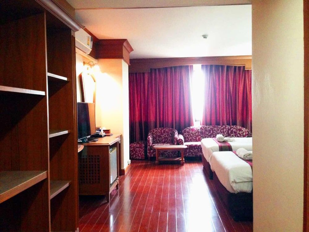 JP Emerald Hotel Deluxe Double Room 23