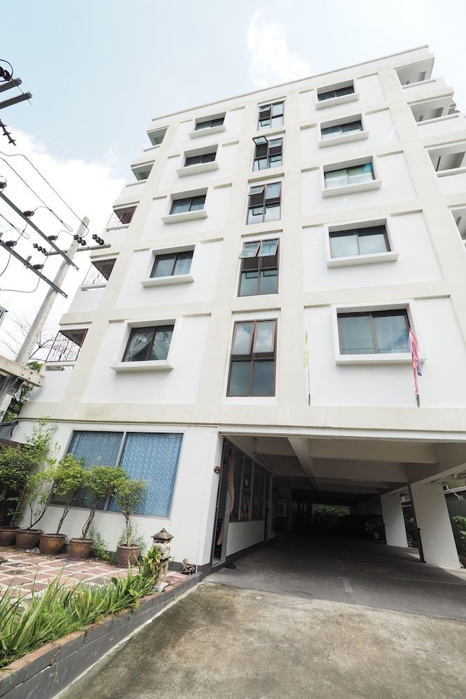 undefined Living Naraa Place 8