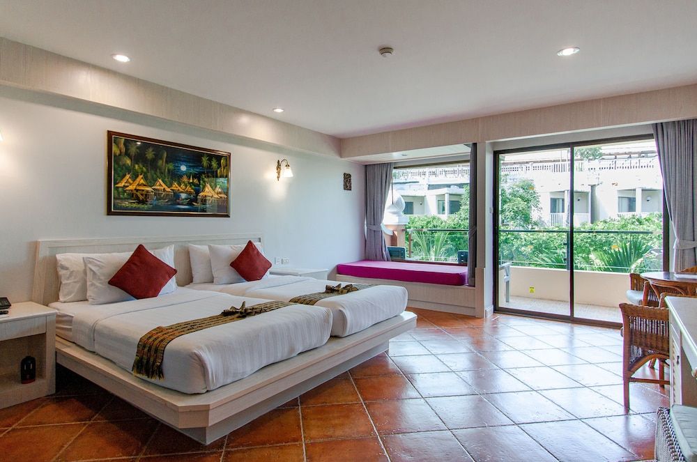 Karon Sea Sands Resort Deluxe Room 6