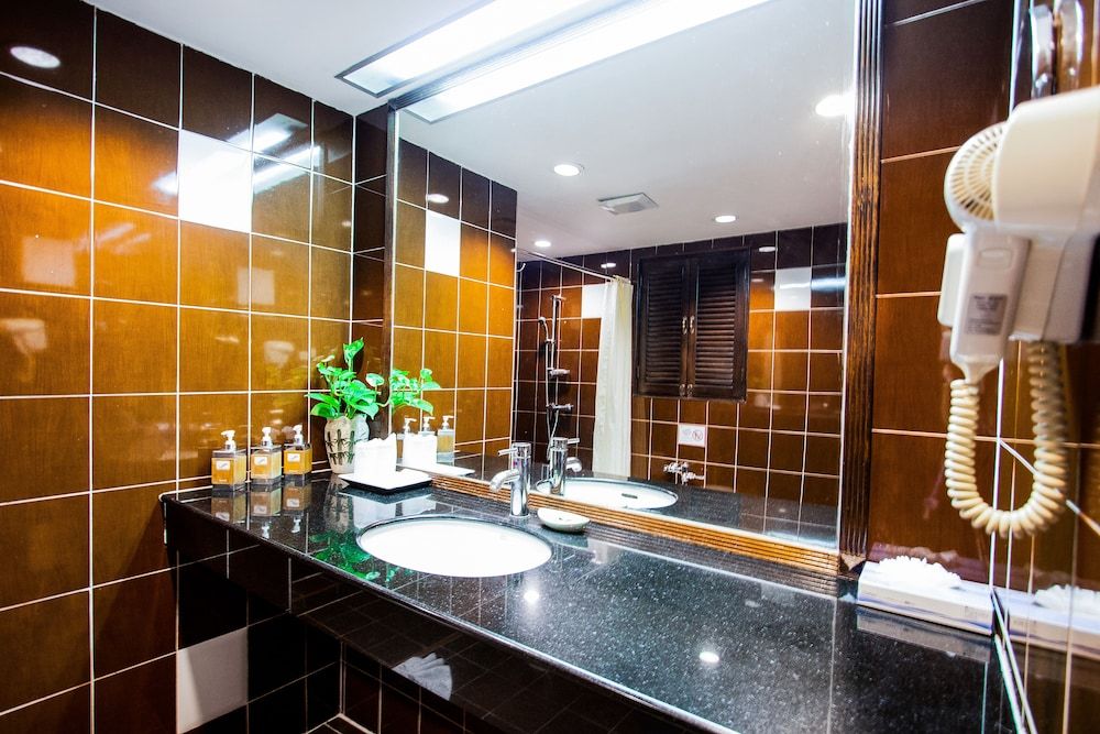 Karon Sea Sands Resort Family Suite, 2 Bedrooms 5