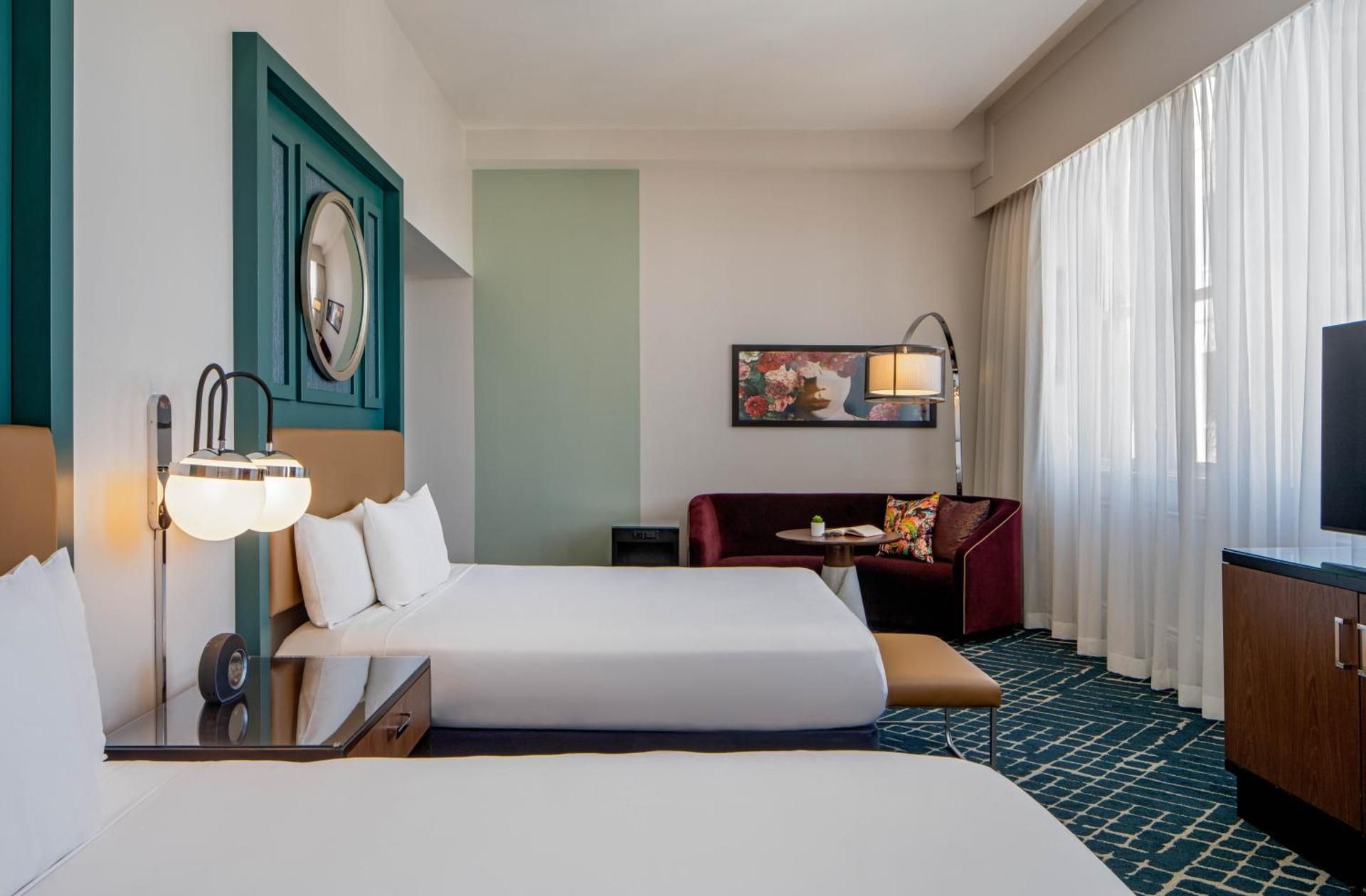 2 Queen Beds With ADA Tub