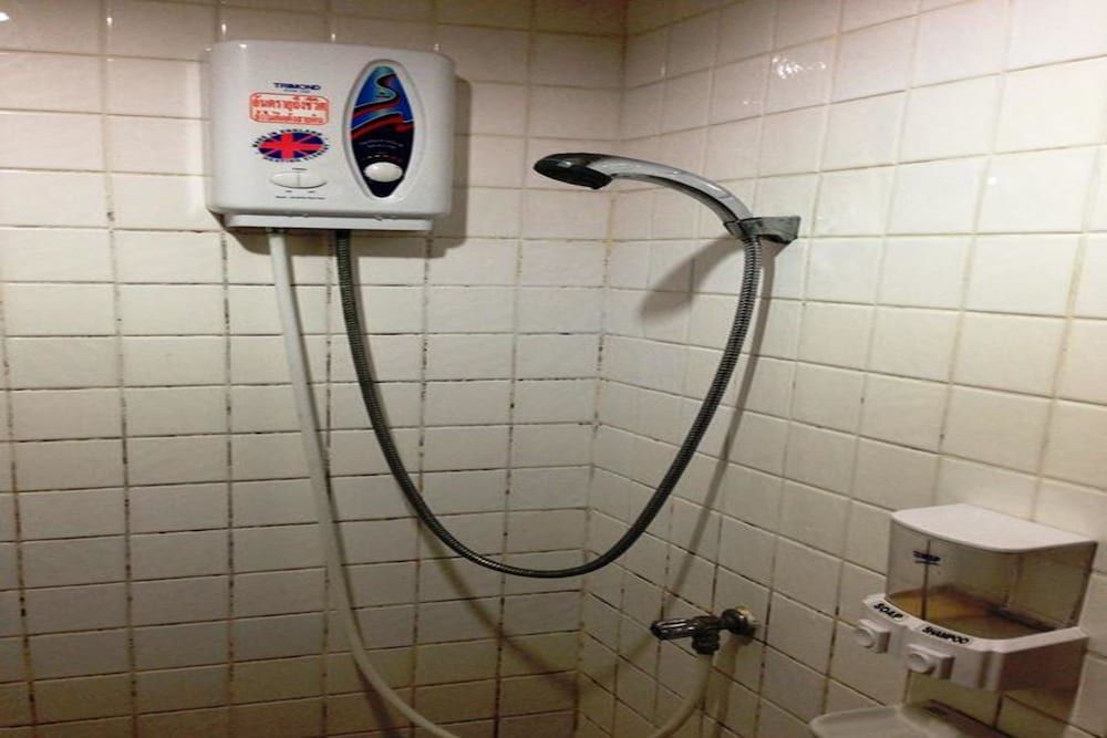 PK Mansion Standard Double Room 7