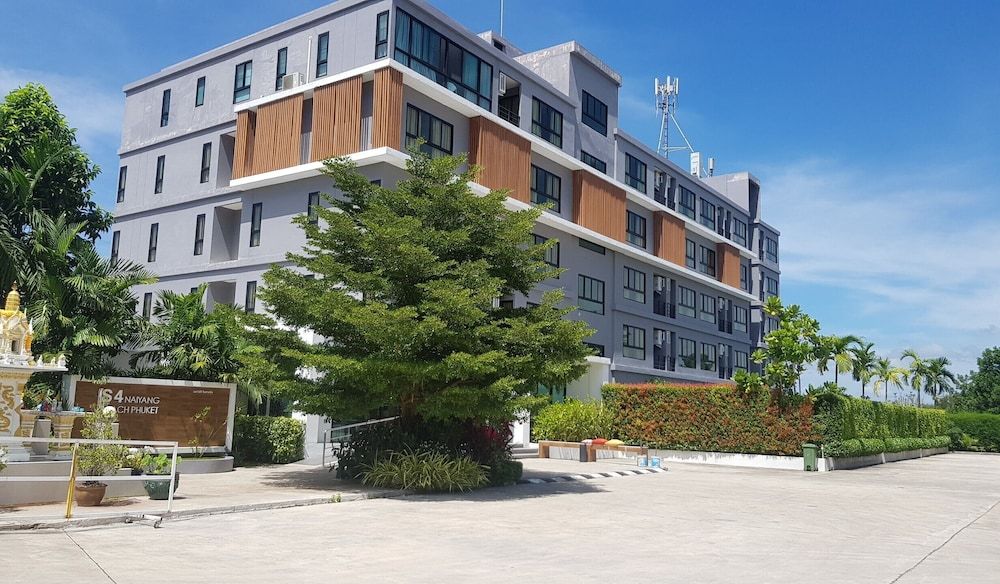 undefined S4 Nai Yang Beach 8