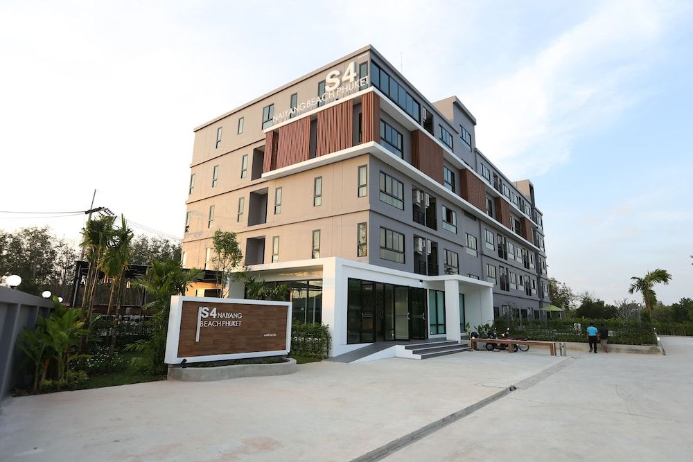 undefined S4 Nai Yang Beach 6