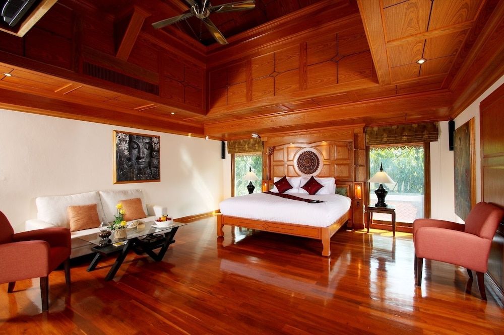 8 Bedroom Villa with Private Pool