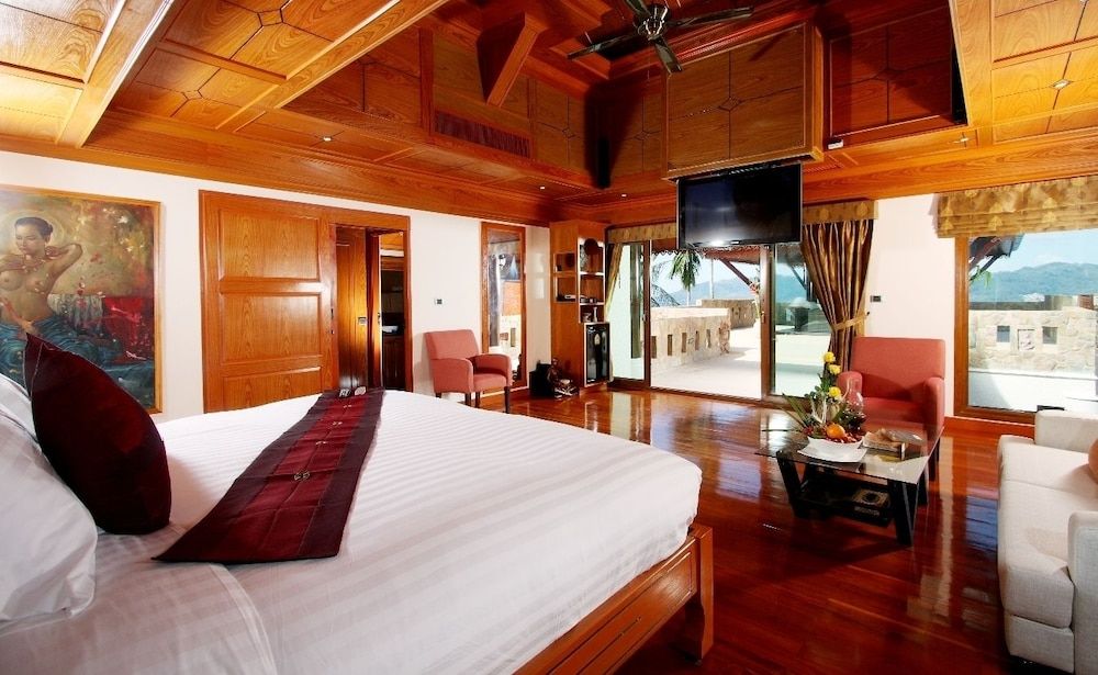 7 Bedroom Villa with Private Pool