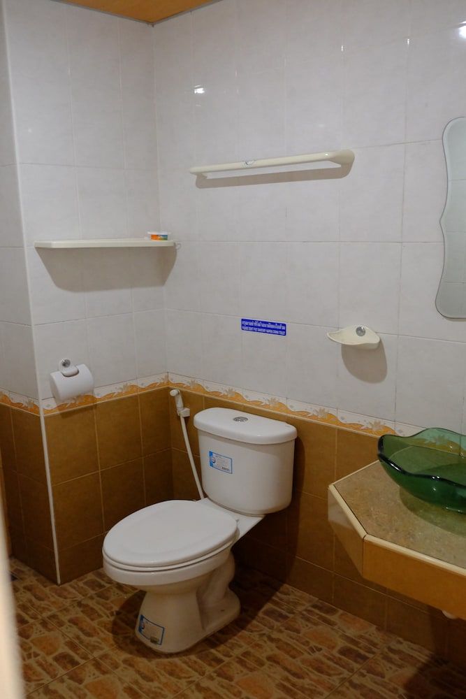 Banchang Apartment and Hotel Standard Twin Room 4