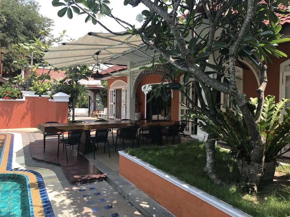 Heaven Hill Pool Villa Pattaya 6 Bedroom Villa 12