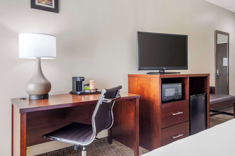 Comfort Inn & Suites Temple - Medical Center Room, 2 Queen Beds, Accessible, Non Smoking 5