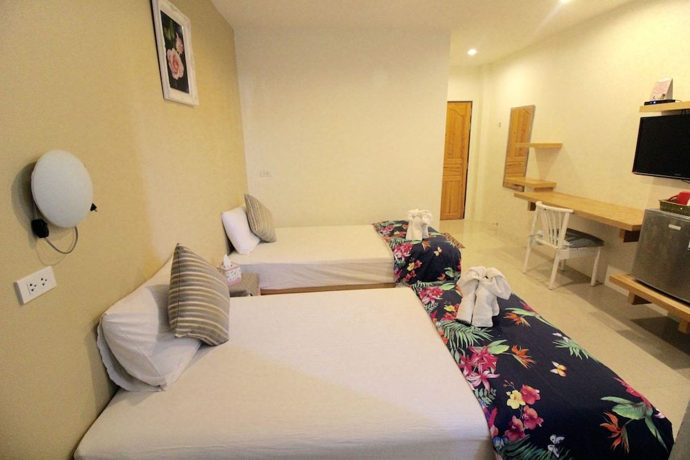 Green Apple Villa Deluxe Twin Room, 2 Twin Beds 4